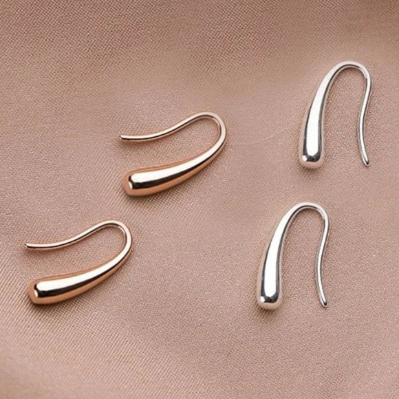 Jewelry - NEW 925 Sterling Silver Waterdrop Earrings
